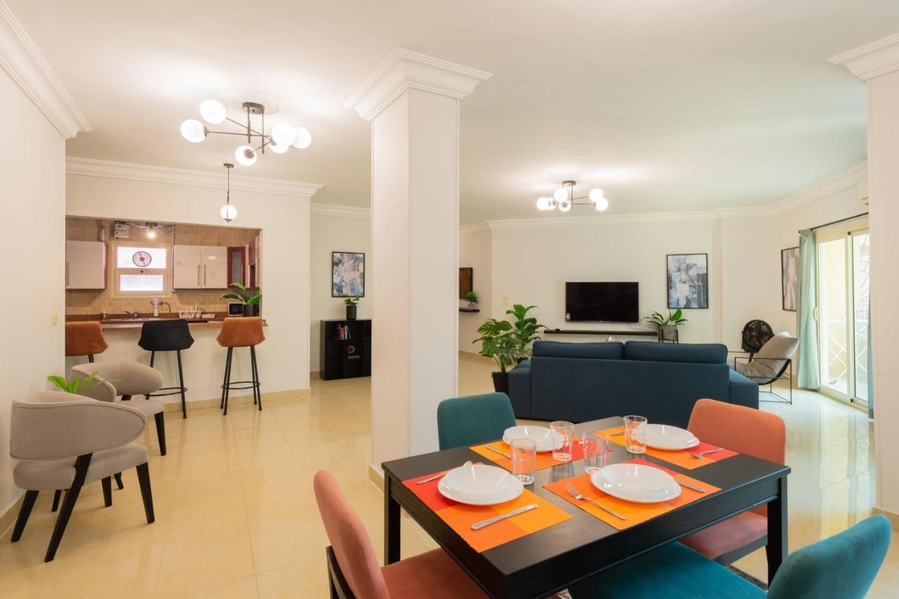 Distinct & Decent 2 Bdr Apt Steps From Nightlife And Airport ไคโร ภายนอก รูปภาพ