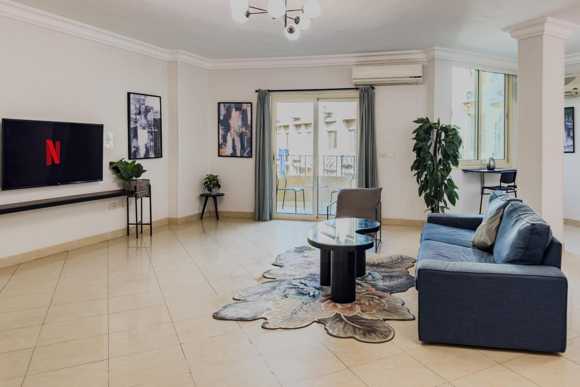 Distinct & Decent 2 Bdr Apt Steps From Nightlife And Airport ไคโร ภายนอก รูปภาพ