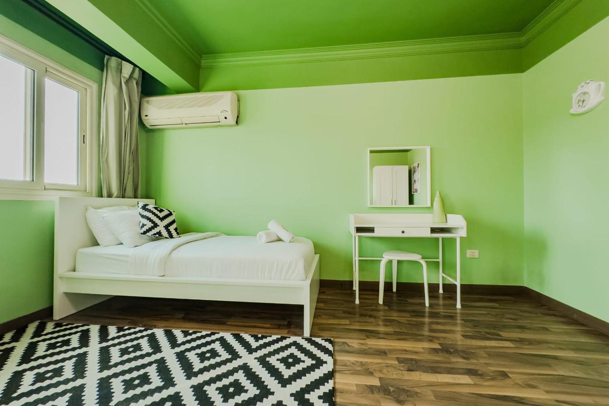 Distinct & Decent 2 Bdr Apt Steps From Nightlife And Airport ไคโร ภายนอก รูปภาพ